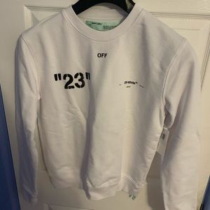 BRAND NEW WITH TAGS OFF WHITE SWEATSHIRT